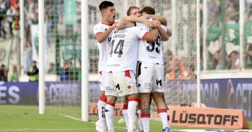 Newell’s le ganó con 10 a Sarmiento y sacó a Boca de la zona de clasificación a los playoffs Newell’s le ganó con 10 a Sarmiento y sacó a Boca de la zona de clasificación a los playoffs