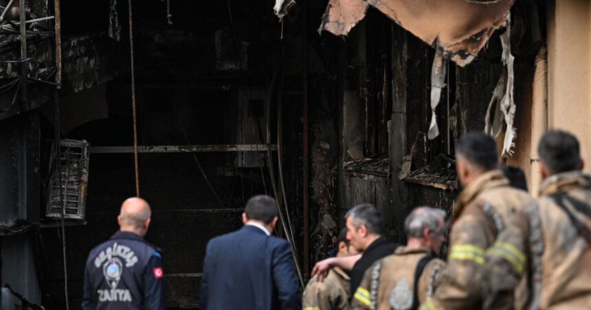 Voraz incendio en un club nocturno de Estambul: al menos 29 muertos Voraz incendio en un club nocturno de Estambul: al menos 29 muertos