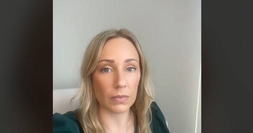 Cenaba con sus compañeros de trabajo y su jefe hizo un comentario indignante: “Una vergüenza” Cenaba con sus compañeros de trabajo y su jefe hizo un comentario indignante: “Una vergüenza”