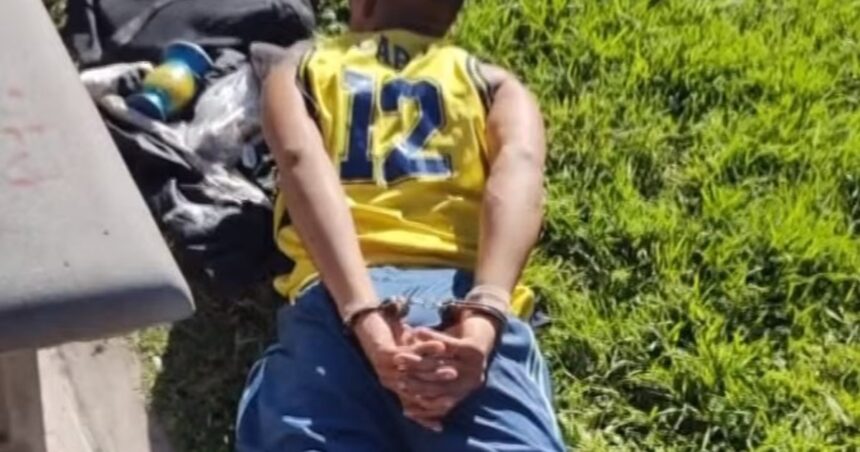 Quiso entrar a la Casa Rosada armado con un machete y lo detuvieron Quiso entrar a la Casa Rosada armado con un machete y lo detuvieron