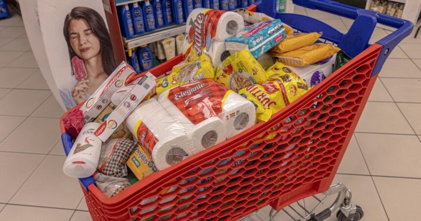 La inflación de marzo rondó 12% para las consultoras y prevén que el año cierre por debajo de 200% La inflación de marzo rondó 12% para las consultoras y prevén que el año cierre por debajo de 200%