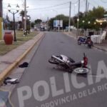 Motociclista perdió el control de su rodado, derrapó y terminó con heridas de consideración