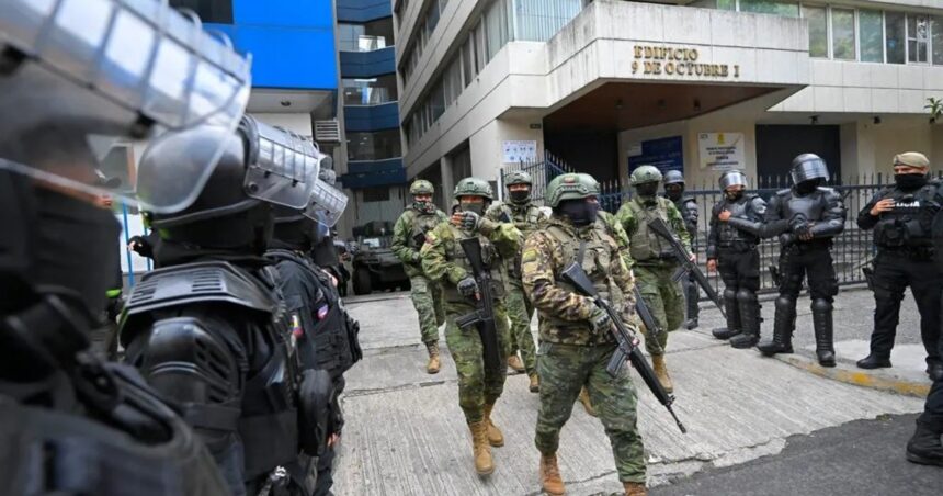 Una disputa diplomática en Ecuador podría mejorar la situación política de su presidente Una disputa diplomática en Ecuador podría mejorar la situación política de su presidente