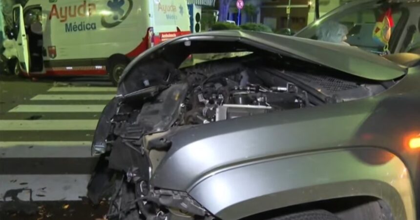 Violento choque entre una ambulancia y una camioneta en Floresta: hay 6 heridos Violento choque entre una ambulancia y una camioneta en Floresta: hay 6 heridos