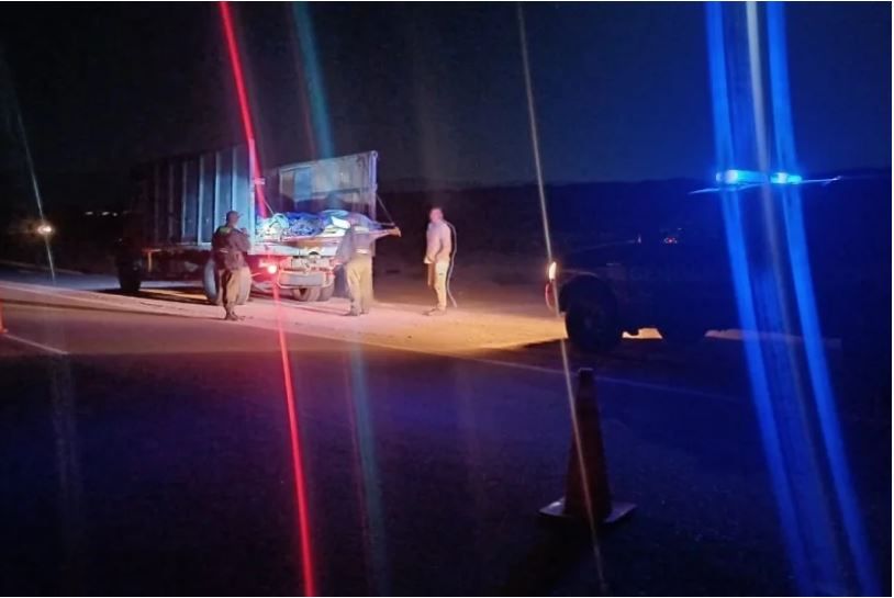 Demoraron a camionero que trasladaba 60 rieles de ferrocarril Demoraron a camionero que trasladaba 60 rieles de ferrocarril