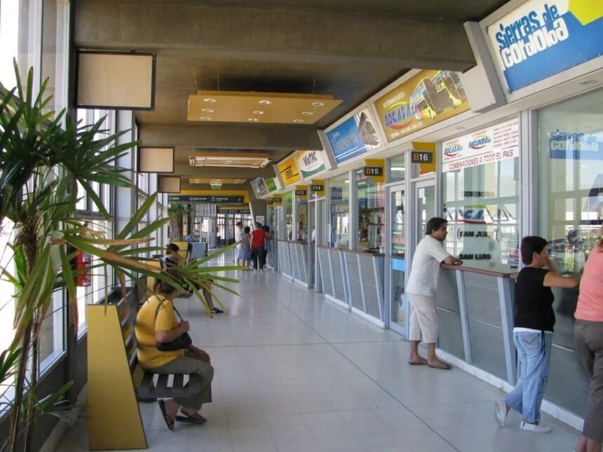 Reducen las frecuencias en los viajes de larga distancia Reducen las frecuencias en los viajes de larga distancia