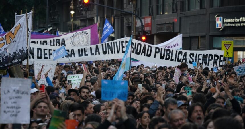 Marcha universitaria: el Gobierno y el error de meterse con el enemigo equivocado