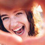 Cómo hacer que una persona piense en ti todo el tiempo, según la psicología