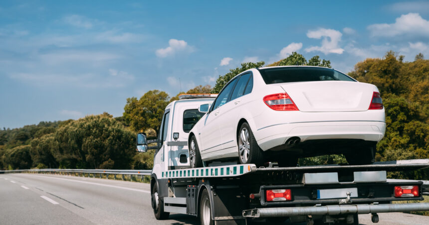 Seguros de autos: cuánto cuesta el servicio de grúa que ahora los usuarios deberán pagar aparte