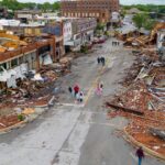 Devastación y al menos tres muertos en Oklahoma por una seguidilla de feroces tornados