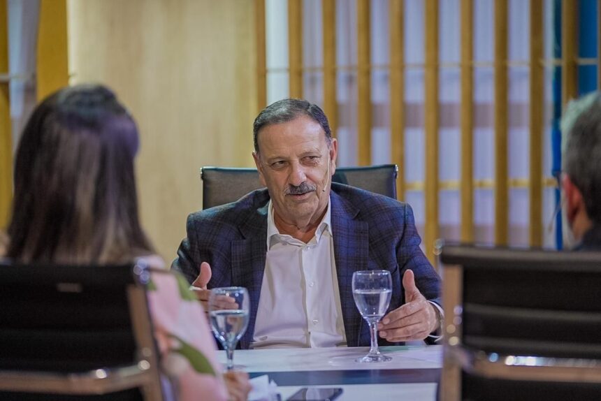 El gobernador Quintela anunció aumento salarial para los empleados estatales