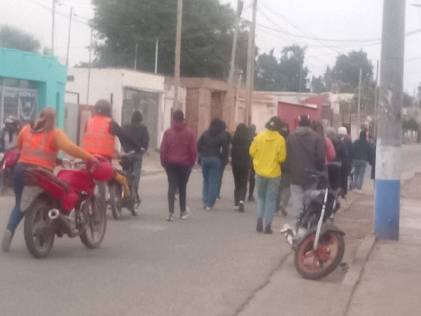 Vecinos organizaron una “marcha del silencio” al cumplirse tres meses del crimen de Emir Vecinos organizaron una “marcha del silencio” al cumplirse tres meses del crimen de Emir