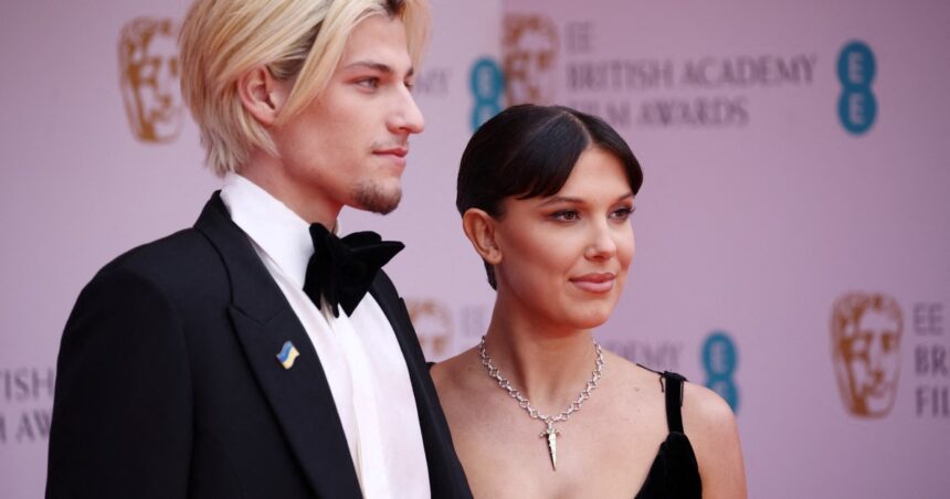 Millie Bobby Brown, la estrella de “Stranger Things”, se casó en secreto con el hijo de Jon Bon Jovi Millie Bobby Brown, la estrella de “Stranger Things”, se casó en secreto con el hijo de Jon Bon Jovi
