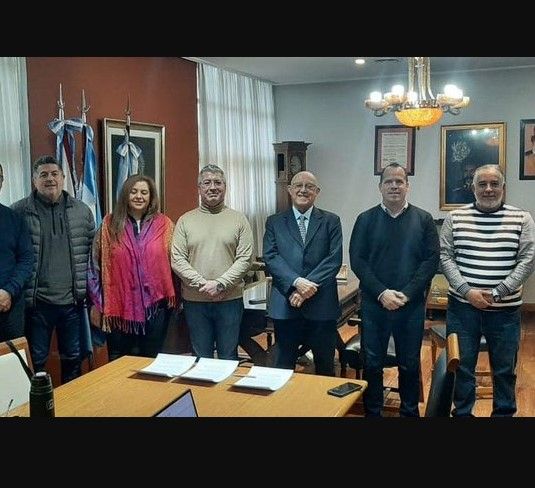 La UNLaR inició el proceso de regularización de los trabajadores del hospital La UNLaR inició el proceso de regularización de los trabajadores del hospital