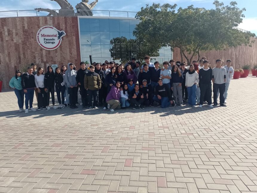 JÓVENES DE 5° Y 6° AÑO DE LA E.P.E.T N° 1 PARTICIPARON DEL PROGRAMA SOLVE FOR TOMORROW