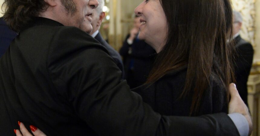 Javier Milei blinda a Sandra Pettovello y la suma a su mesa política Javier Milei blinda a Sandra Pettovello y la suma a su mesa política