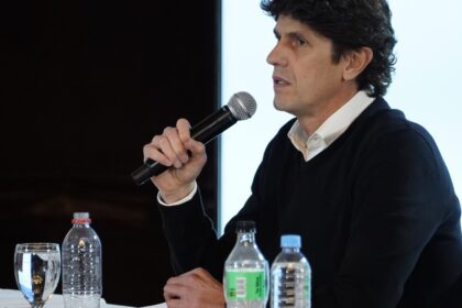 Lousteau presentó un dictamen propio de Ley Bases y se aleja cada vez más del oficialismo