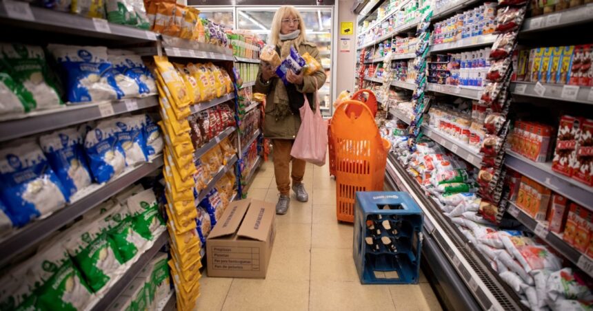 Inflación: las tarifas y la suba del dólar frenarán la baja de los precios en junio