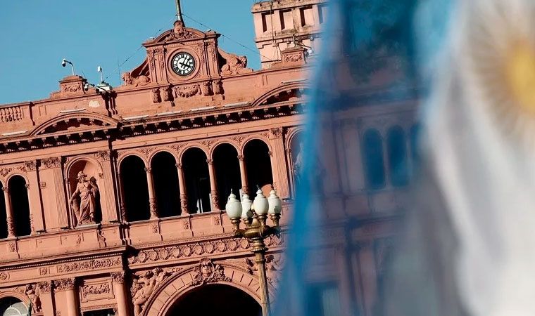 Los desafíos que apremian a Casa Rosada al cumplirse medio año de gestión