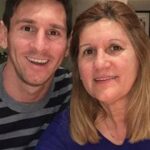 Celia Messi, la madre de Lionel, mostró cómo hace las milanesas napolitanas que fascinan a su hijo