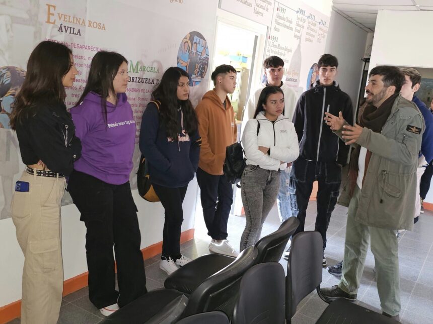Con los Jovenes | Visitaron nuestra Ciudad Alumnos y Alumnas del 5° Año de la Escuela de El Cadillo