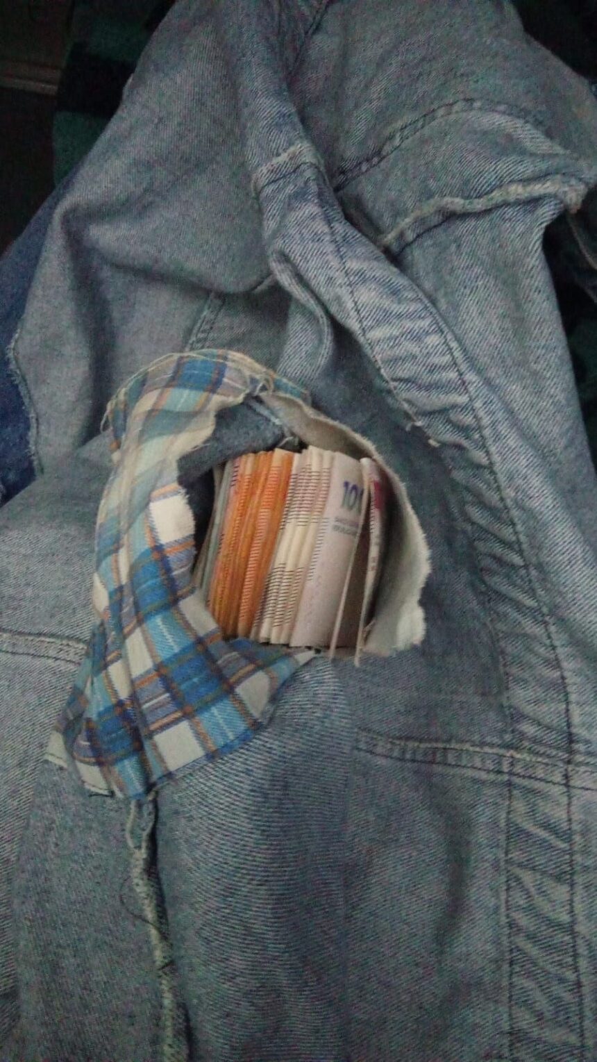 Quedó detenido por robarle dinero en efectivo a una pasajera de un micro