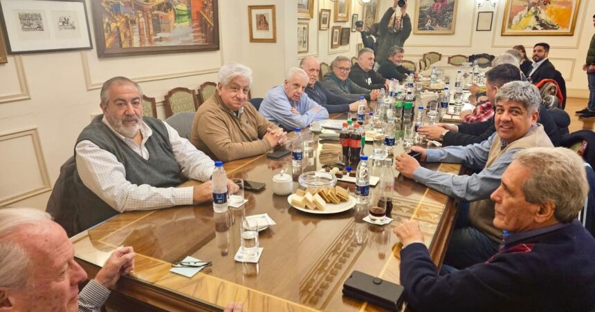 El Gobierno convocó al triunvirato de la CGT para integrar el Consejo de Mayo El Gobierno convocó al triunvirato de la CGT para integrar el Consejo de Mayo