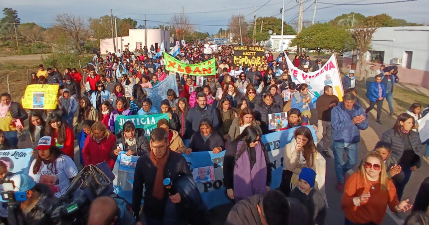 “Corrientes se despertó”: una multitud marcha para pedir que aparezca Loan Peña “Corrientes se despertó”: una multitud marcha para pedir que aparezca Loan Peña