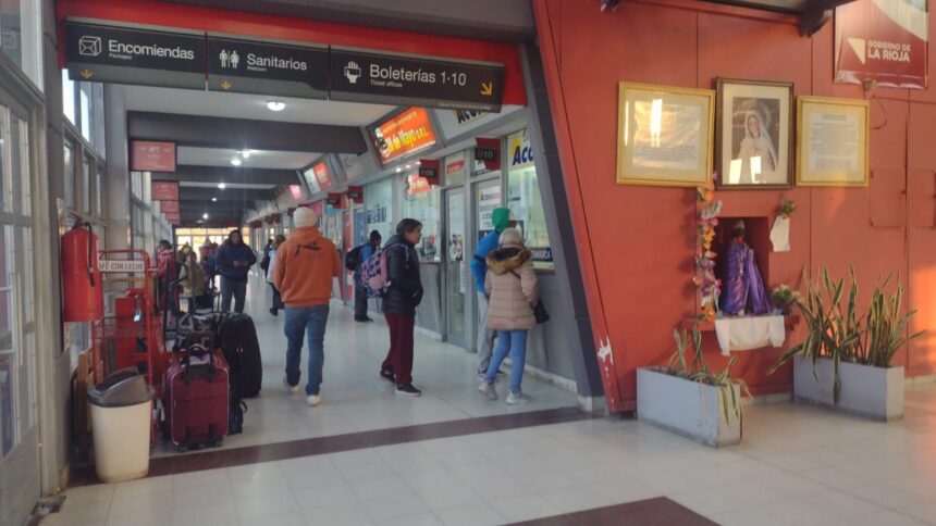 Vacaciones de invierno: Las empresas de micros llegaron con refuerzos desde Buenos Aires
