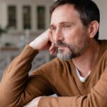 ¿Cómo tratar a una persona que cree que lo sabe todo?