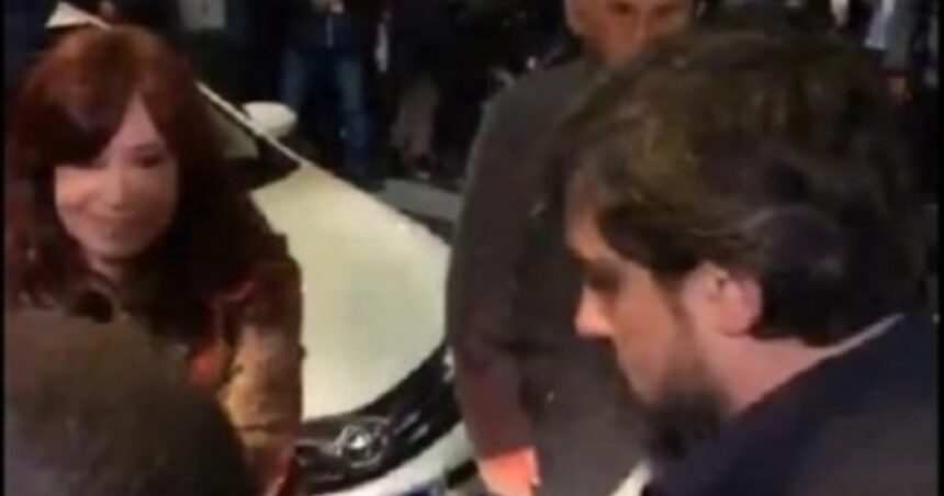 Juicio por el atentado a Cristina Kirchner: declara el secretario que estaba con ella Juicio por el atentado a Cristina Kirchner: declara el secretario que estaba con ella