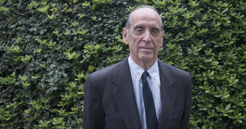“Si devaluamos explotamos por los aires”, advirtió uno de los economistas favoritos de Milei “Si devaluamos explotamos por los aires”, advirtió uno de los economistas favoritos de Milei