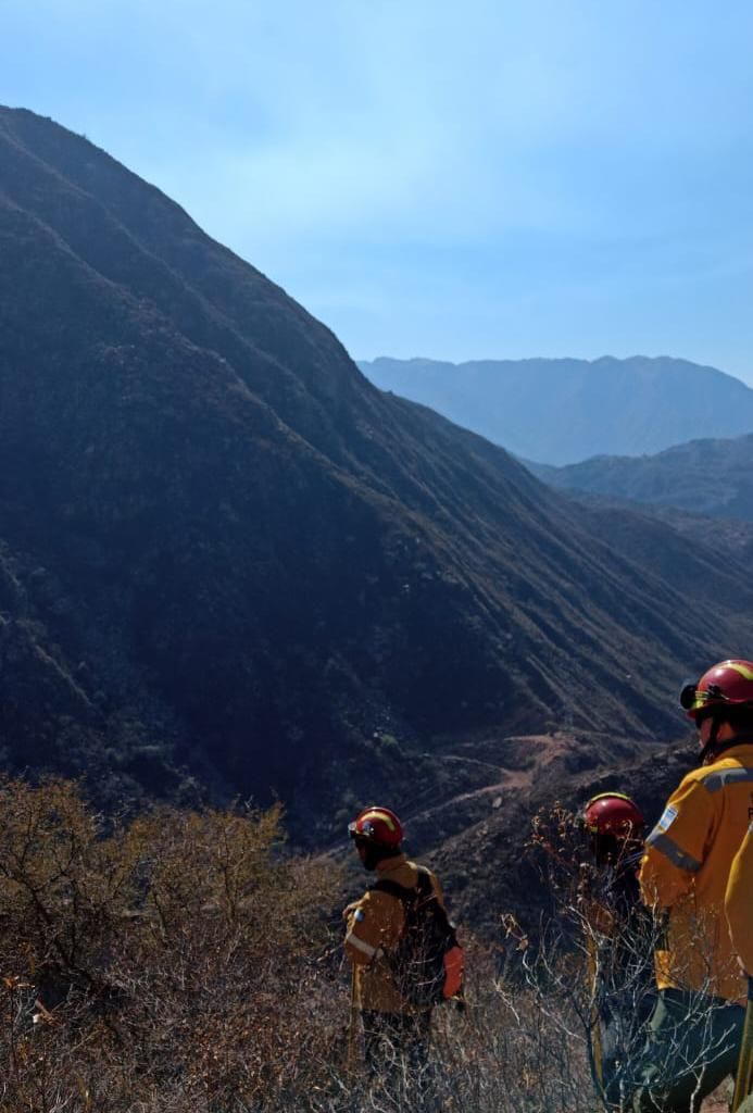 Siguen las tareas para combatir el incendio en el Cordón del Velasco Siguen las tareas para combatir el incendio en el Cordón del Velasco