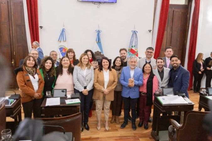 El Concejo Deliberante juró la nueva constitución provincial El Concejo Deliberante juró la nueva constitución provincial