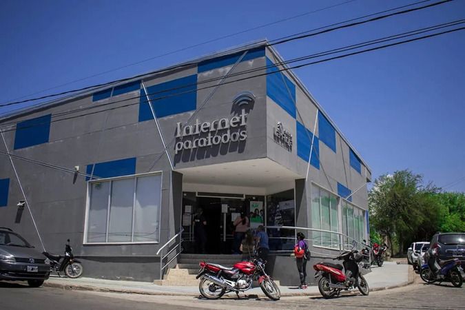 Chilecito: Colapsó la red central de cloacas e Internet Para Todos dejó de prestar el servicio.