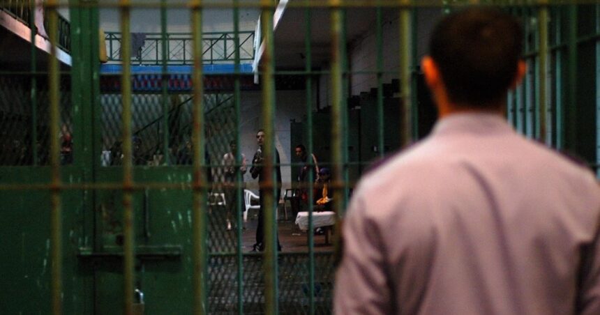 Desde el lunes, los presos más peligrosos de Santa Fe deberán usar uniforme naranja