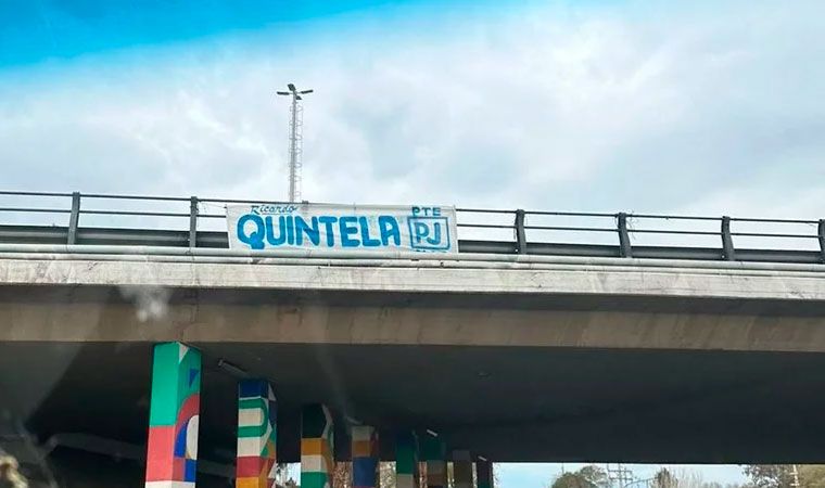 Los carteles, “Ricardo Quintela presidente del PJ” también llegaron a San Juan Los carteles, “Ricardo Quintela presidente del PJ” también llegaron a San Juan