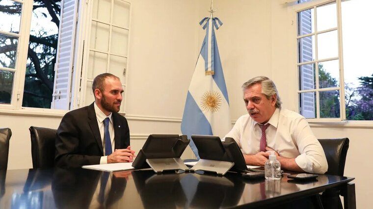 Alberto Fernández suma más denuncias por la confesión de Martín Guzmán por la “cuarentena eterna” Alberto Fernández suma más denuncias por la confesión de Martín Guzmán por la “cuarentena eterna”