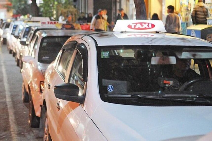 Taxis y Remises piden un incremento del 35% a la tarifa Taxis y Remises piden un incremento del 35% a la tarifa