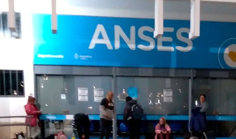 Informe de Jefatura de Gabinete de la Nación: La Rioja ha avanzado en la reducción de la pobreza Informe de Jefatura de Gabinete de la Nación: La Rioja ha avanzado en la reducción de la pobreza