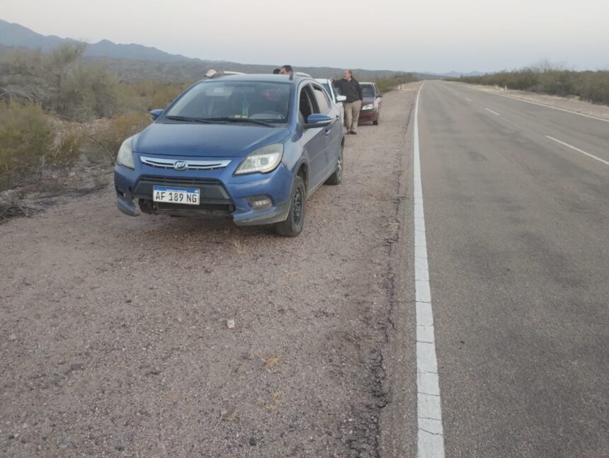 La concejal Ximena Marenco quedó varada luego del reventón de un neumático de su camioneta La concejal Ximena Marenco quedó varada luego del reventón de un neumático de su camioneta