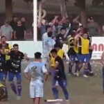 Volaron hasta bicicletas: salvaje agresión a los jugadores y al árbitro en la Liga Rafaelina