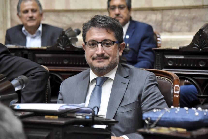 Jorge Ricardo Herrera: movimientos de viajes recurrentes entre La Rioja y Buenos Aires Jorge Ricardo Herrera: movimientos de viajes recurrentes entre La Rioja y Buenos Aires