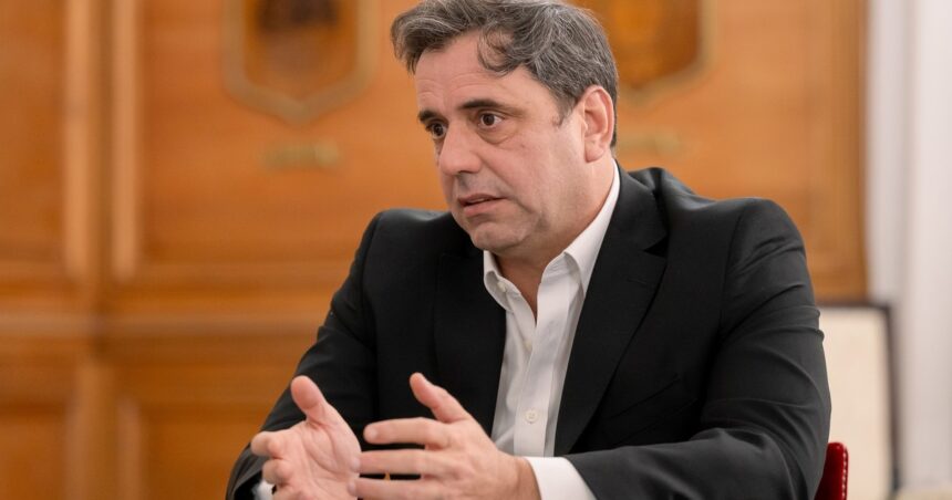 Lisandro Catalán: “Javier Milei es un gran economista, pero también es un político”