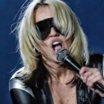 Demandan a Miley Cyrus por copiar partes de un tema de Bruno Mars en su éxito mundial “Flowers”