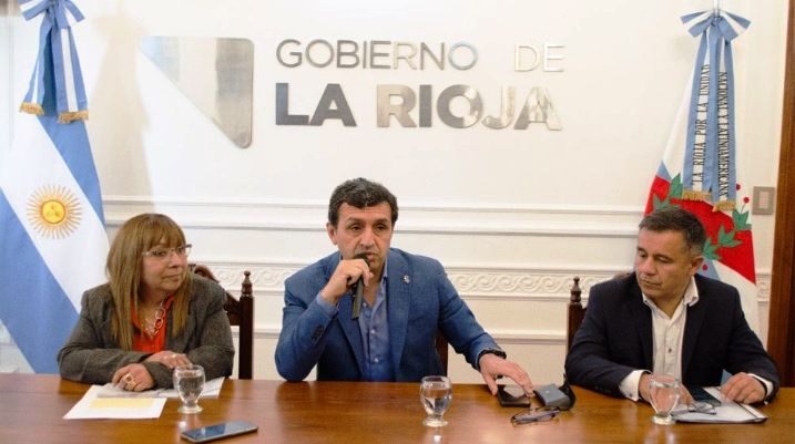 El gobierno provincial descontará el día a docentes que realicen paro El gobierno provincial descontará el día a docentes que realicen paro