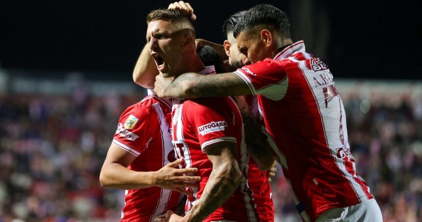 Unión se lo dio vuelta a Godoy Cruz y es el único escolta de Vélez en la Liga Profesional Unión se lo dio vuelta a Godoy Cruz y es el único escolta de Vélez en la Liga Profesional