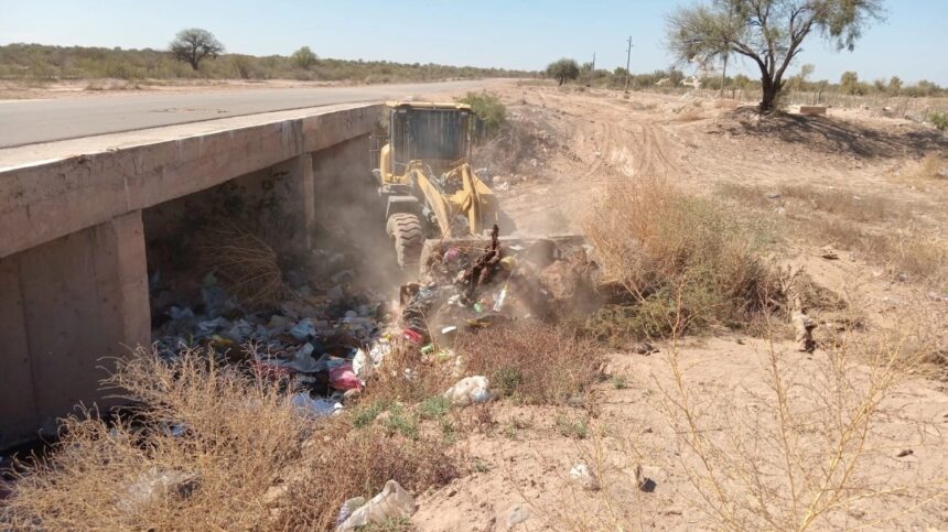 En Chepes | CONTINÚAN LOS TRABAJOS DE LIMPIEZA Y ERRADICACIÓN DE MICRO BASURALES A CIELO ABIERTO