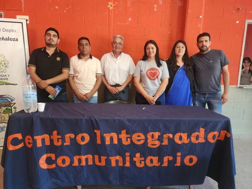 CHARLA INFORMATIVA CONTRA EL DENGUE Y CUIDADO AMBIENTAL