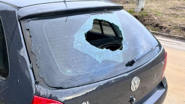 Vecina denunció que su automóvil recibió piedrazos en rotonda por Av. Ramírez de Velazco
